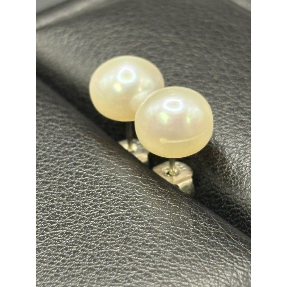 EUC Sterling Silver Freshwater 8MM Stud Earrings 925 E22